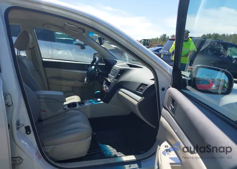 2013 Subaru Legacy 2.5I Premium z USA, uszkodzony, nr VIN 4S3BMBC67D3034238